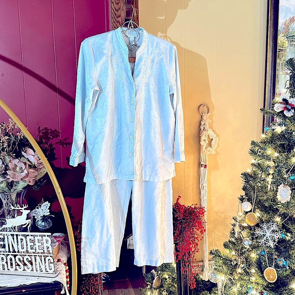 Gorgeous VTG Glamour Style 2pc Long Pajama Set
US Ladies S, By Character Club